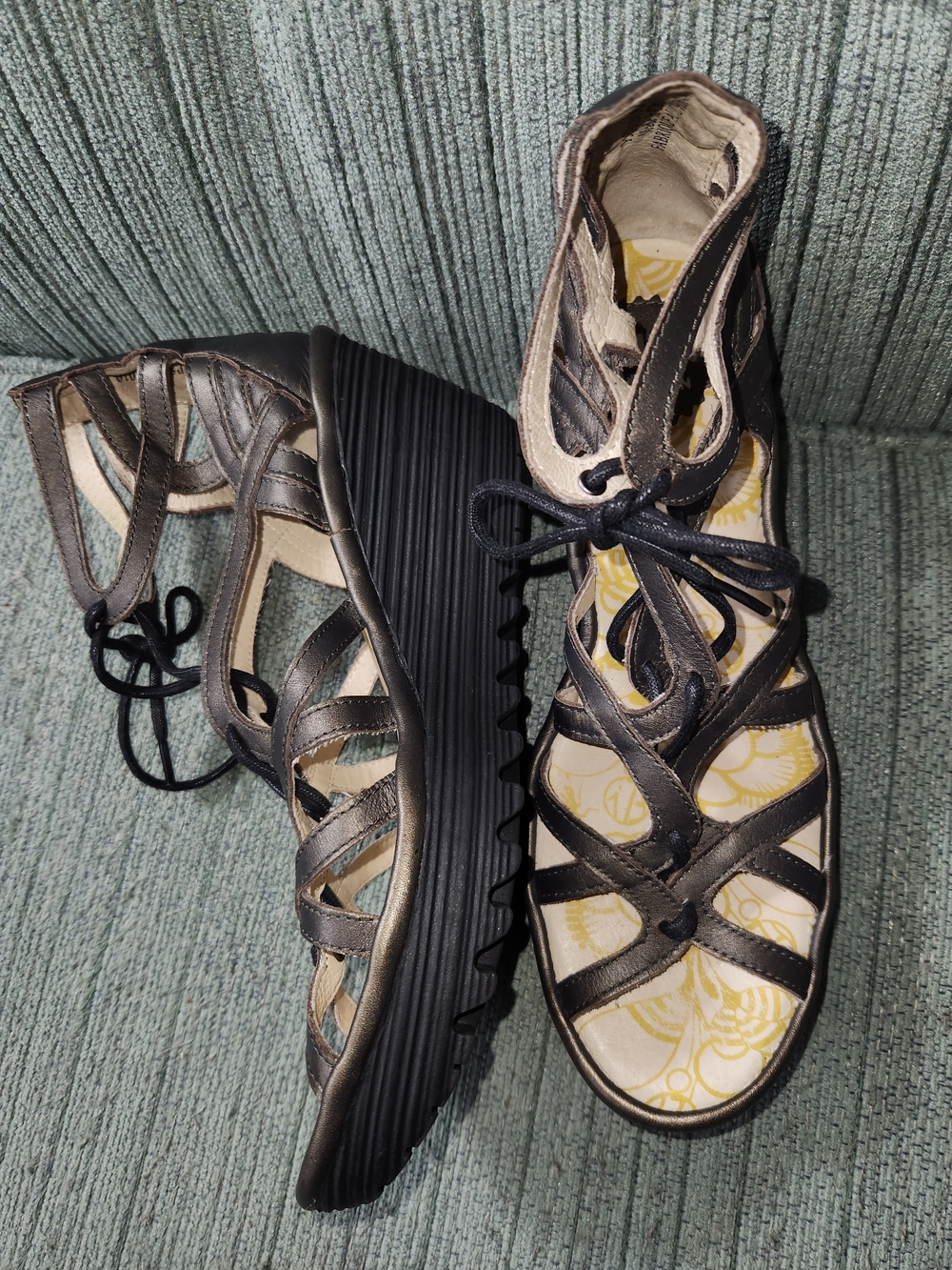 🍉Fly London Gray Lace-Up Platform Sandals